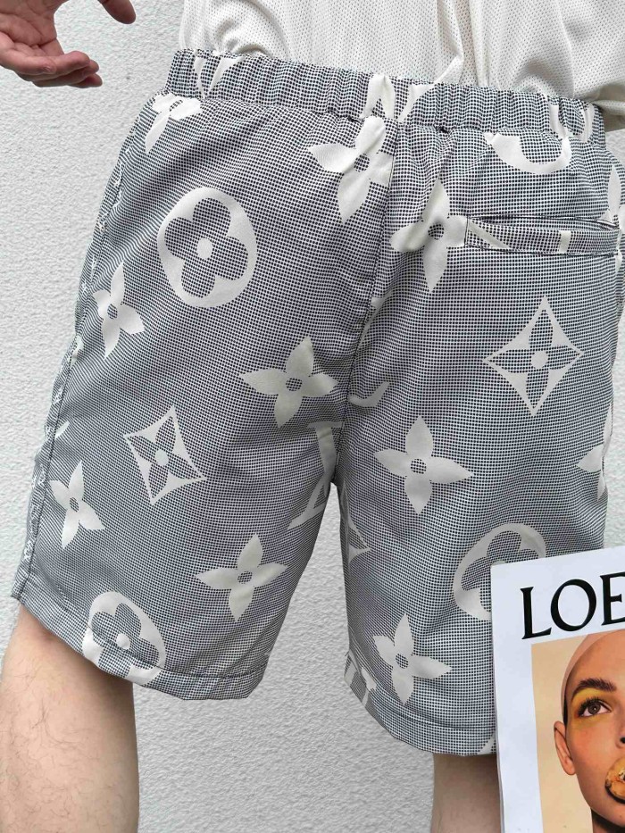 Clothes Louis Vuitton 400