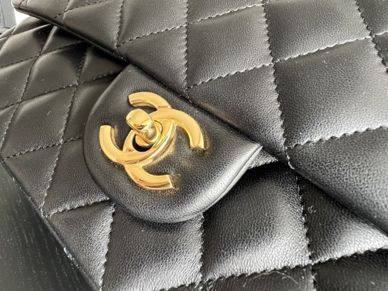 Handbag Chanel size 28 cm