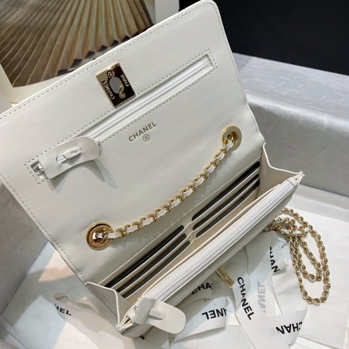 Handbag Chanel 88633 size 19 cm