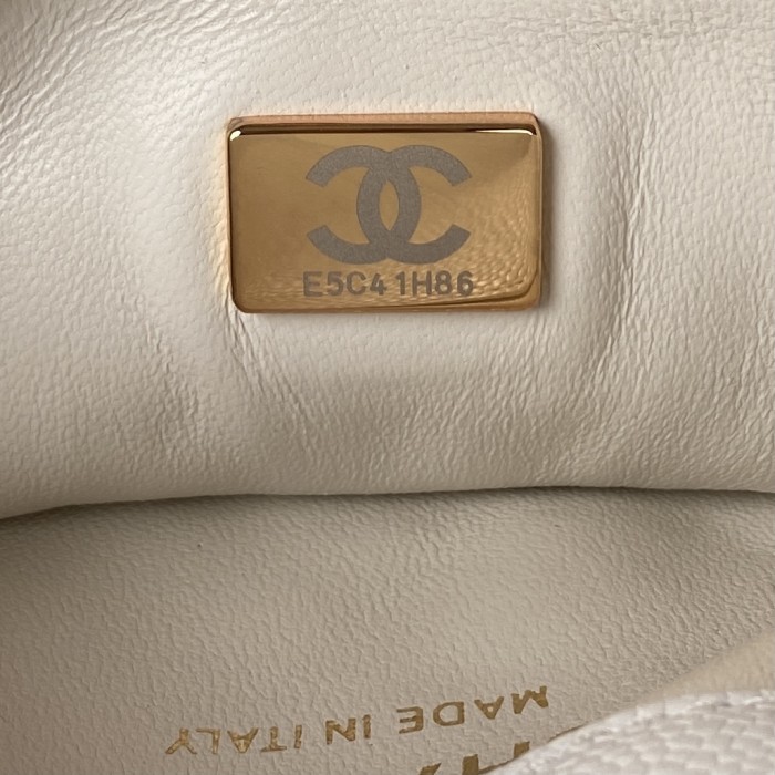 Handbag Chanel AS3225 size 12*17.5*2.5 cm