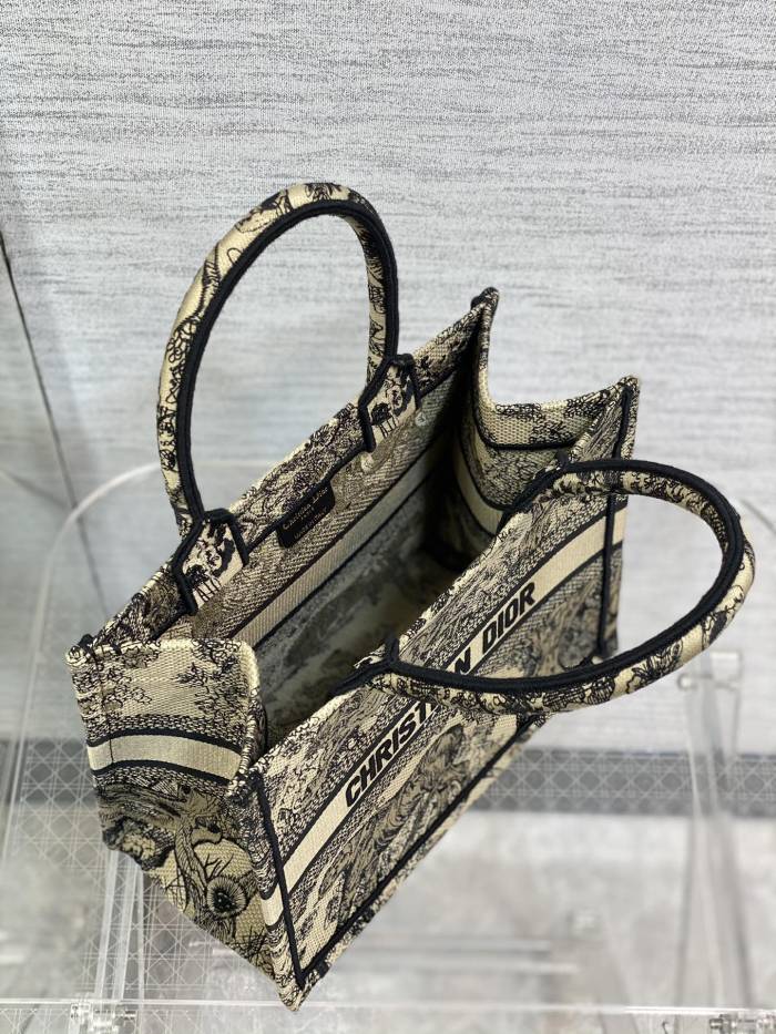 Handbag Dior size 26*8*22 cm