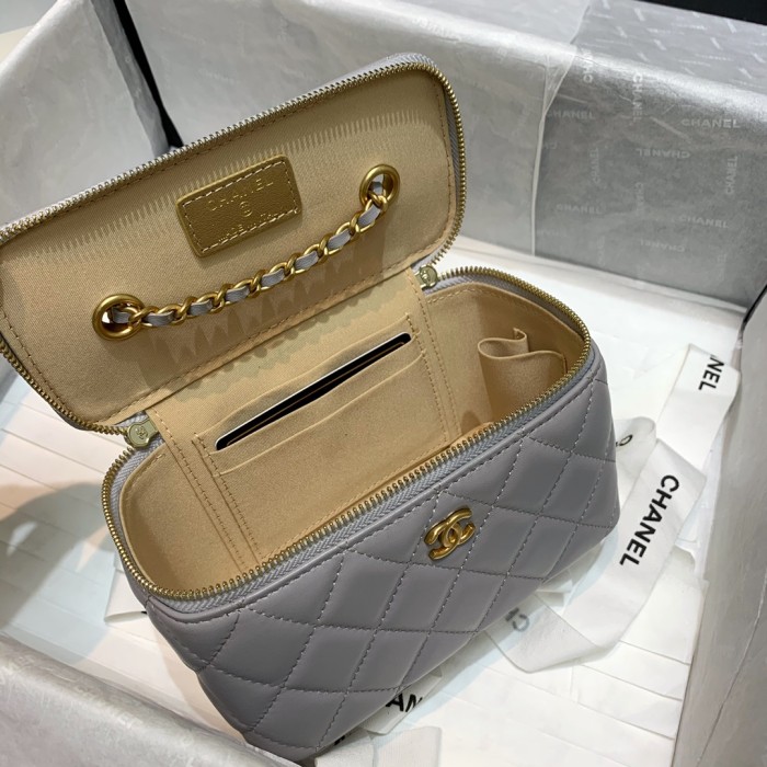 Handbag Chanel 81138 size 16 9.5 8 cm