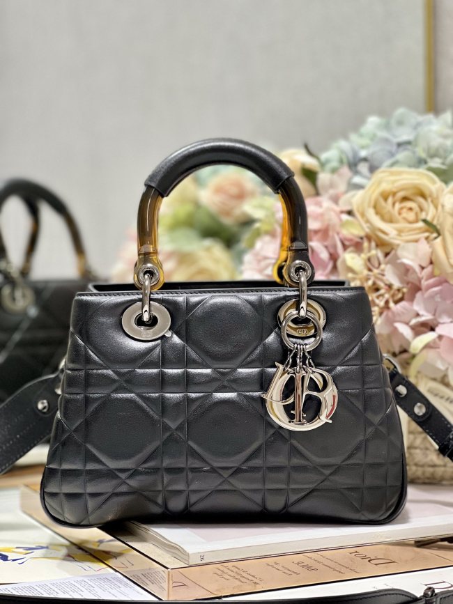 Handbag Dior 0062 size 24*16.5*9.5 cm