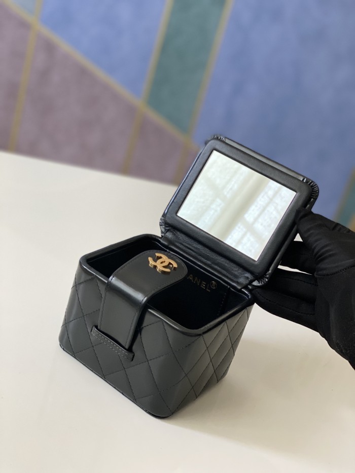 Handbag Chanel size 11*9.5*8.5 cm
