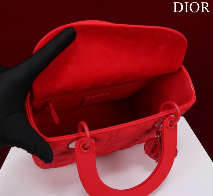 Handbag Dior M0565 size 32*24*12 cm