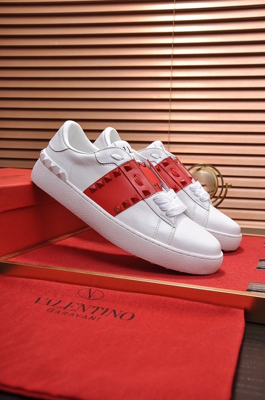 Valentino Garavani Rockstud Untitled calfskin sneaker 2