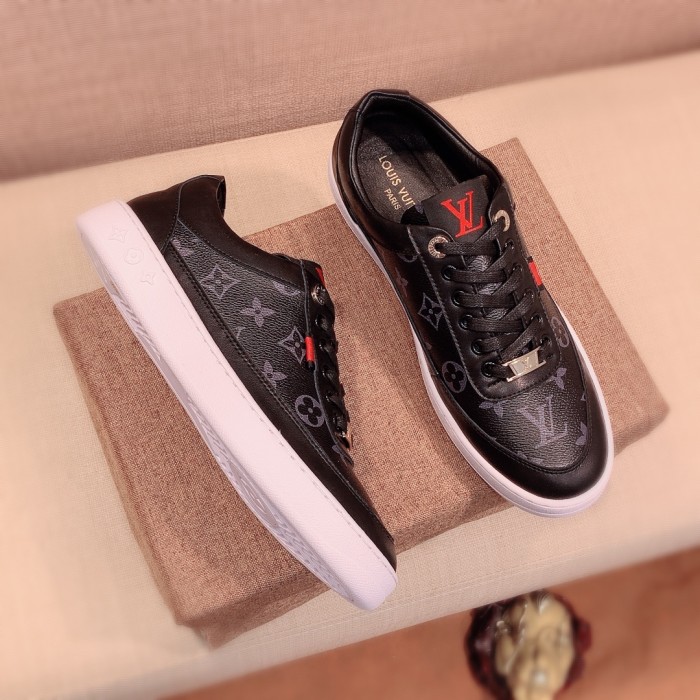 Louis Vuitton Low Top sneaker 85