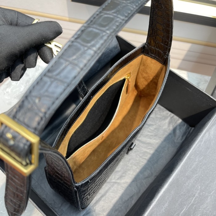 Handbags SAINT LAURENT 657228 size 24.5x16x6 cm