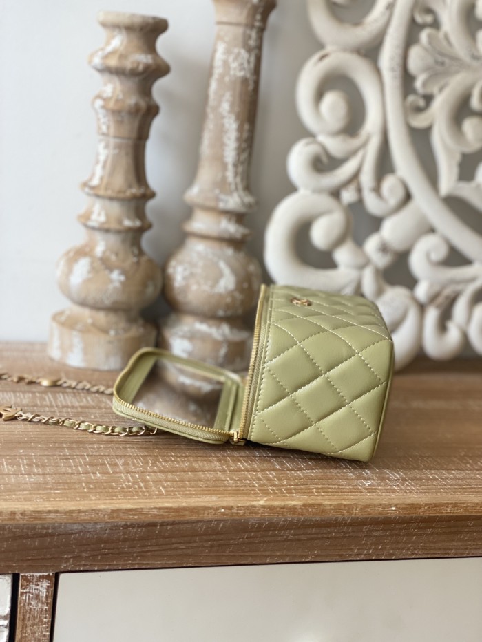 Handbag Chanel 81226 size 16.5 cm