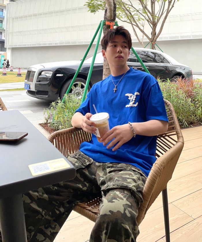 Clothes Louis Vuitton 137