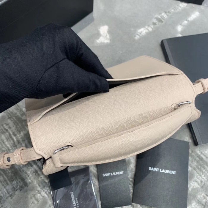 Handbags SAINT LAURENT 602716 size 20x16x7.5 cm