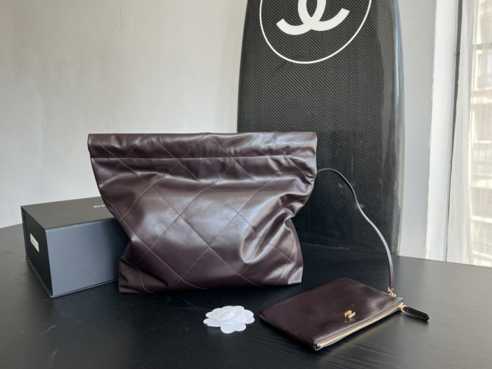 Handbag Chanel size 39cmx42cmx8 cm