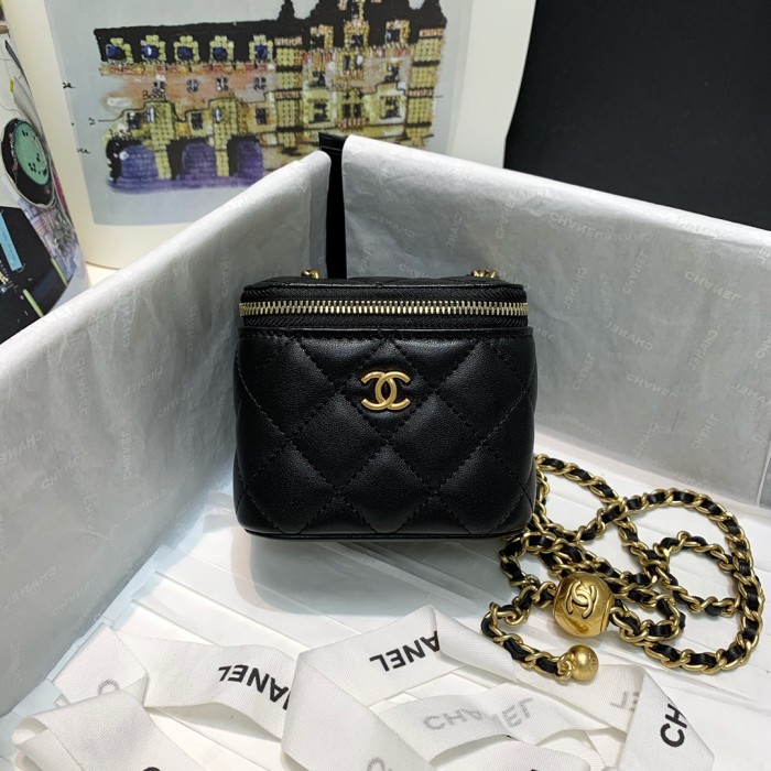 Handbag Chanel 81136 size 10.5 8.5 7 cm
