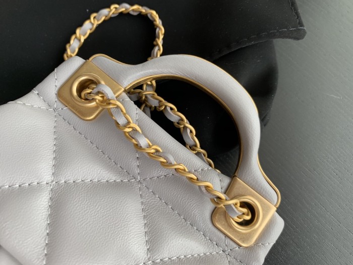 Handbag Chanel 2271 size 12 cm