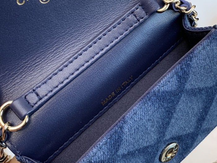 Handbag Chanel size 10×8×2 cm