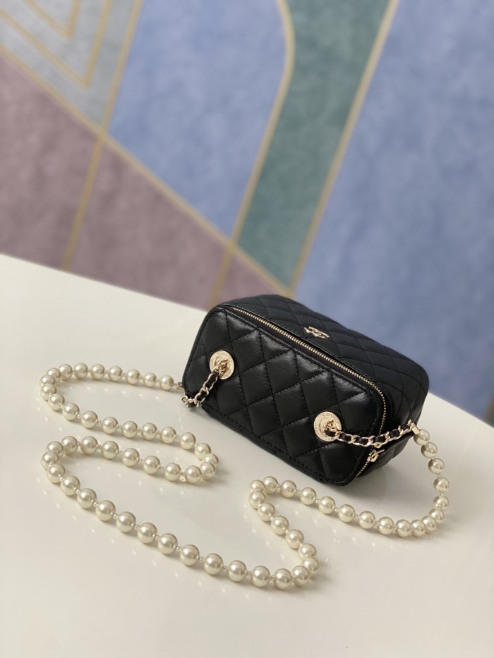Handbag Chanel 81192 size 9.5-17-8 𝗰𝗺