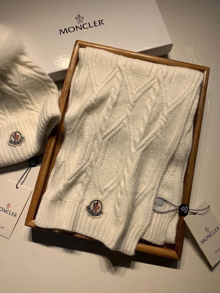 Hat & Scarf Moncler 2
