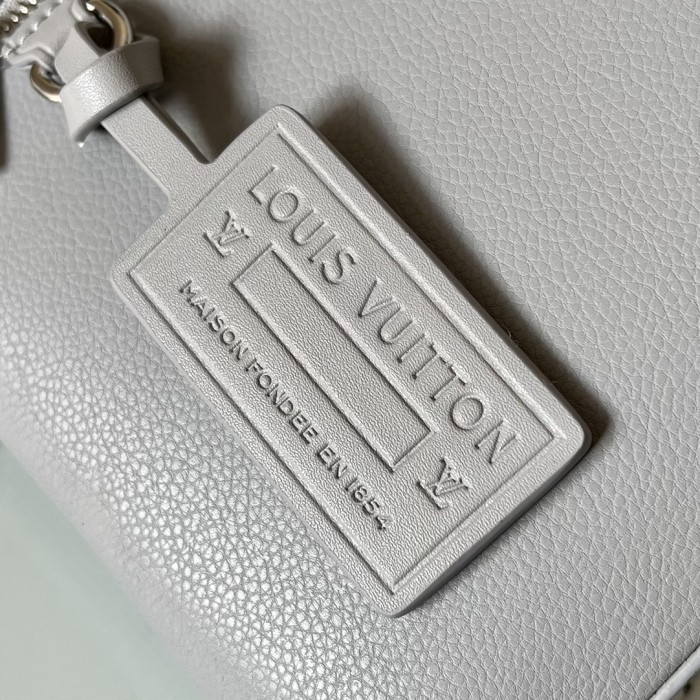 Handbag Louis Vuitton M69837 LV Aerogram iPad size:30 x 22 x 5cm