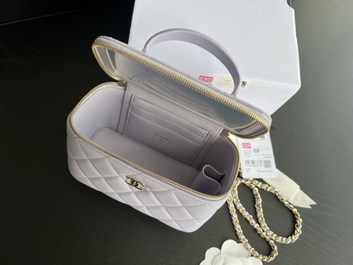 Handbag Chanel AP2199 size 17cmx9.5cmx8 cm