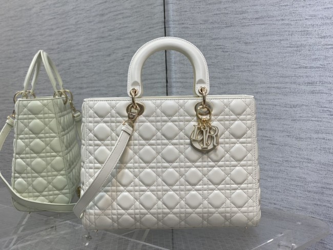 Handbag Dior size 32 cm