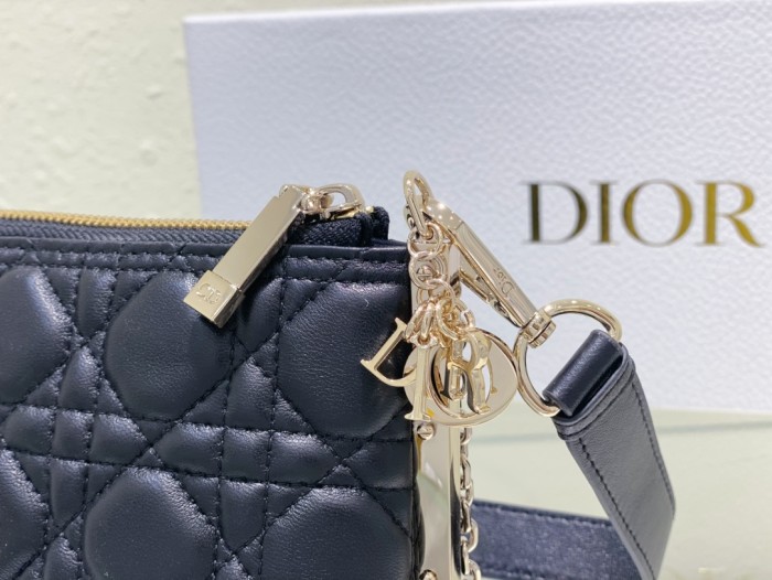 Handbag Dior size 27 x 12 x 5 cm