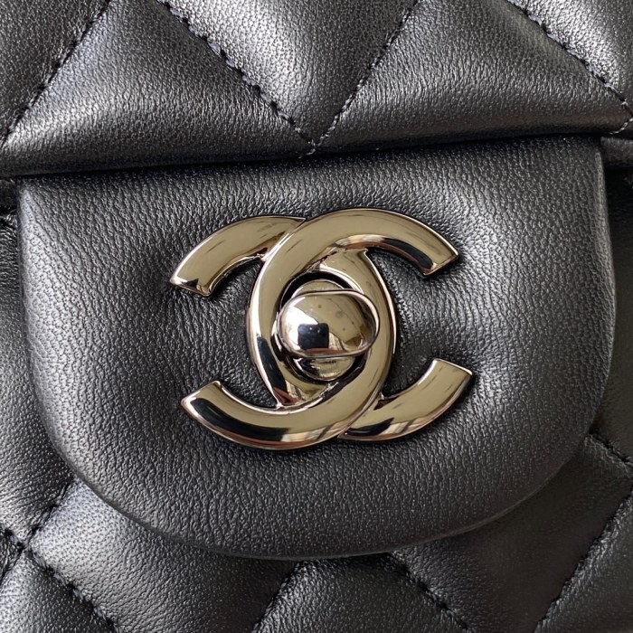 Handbag Chanel size 17 cm