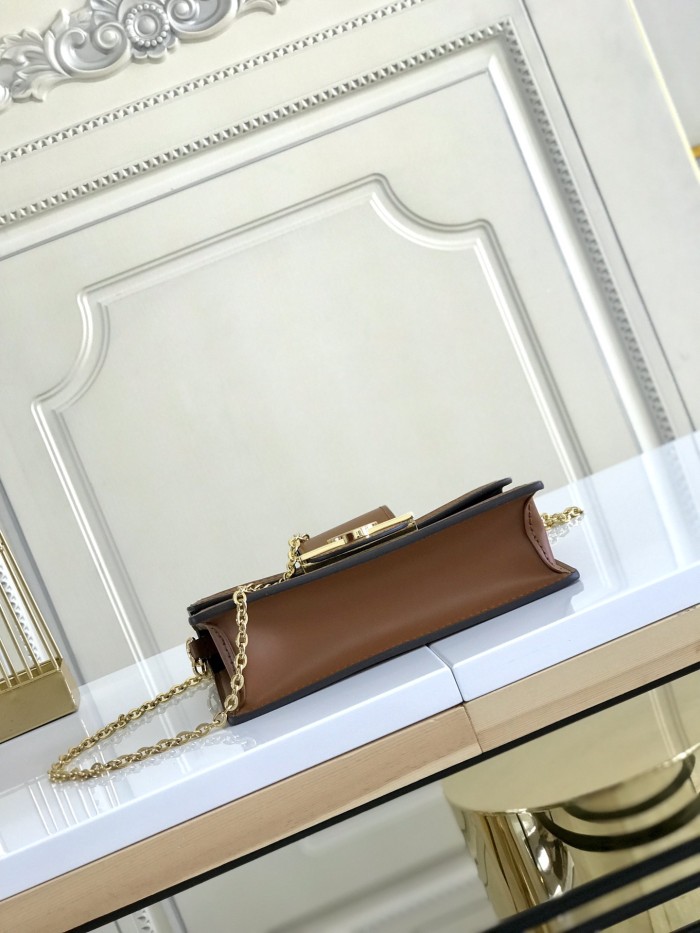 Handbag Louis Vuitton M68746 size 18.5x12x5 cm