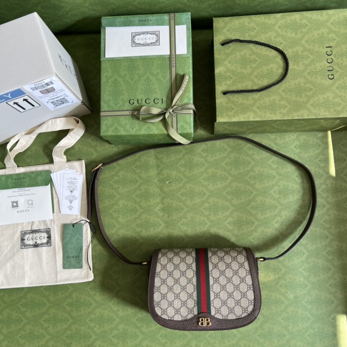 Handbag Gucci 680121 size 25 x18x 9 cm