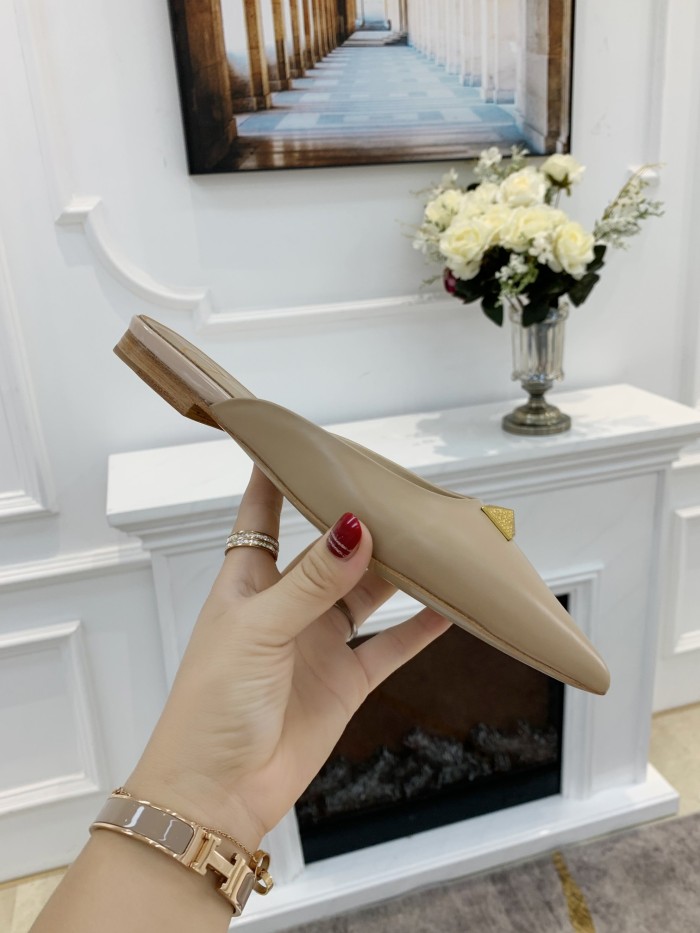 Valentino Garavani Flat sandals Women 17