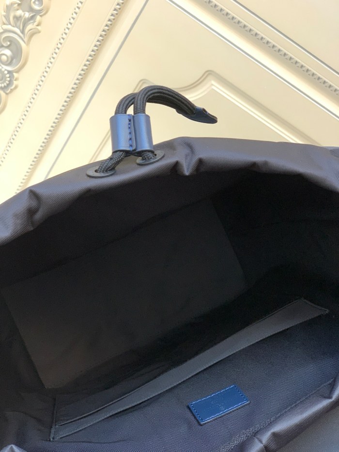 Handbag Louis Vuitton M58644 size 30 x 42 x 17