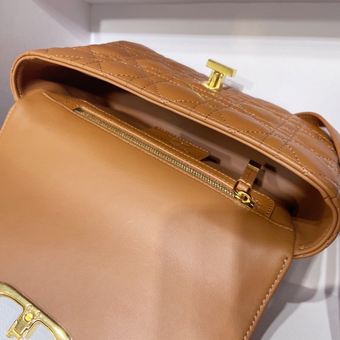 Handbag Dior size 20 x 12 x 7 cm