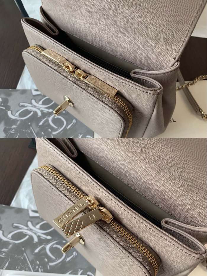 Handbag Chanel A93067 size 20 cm