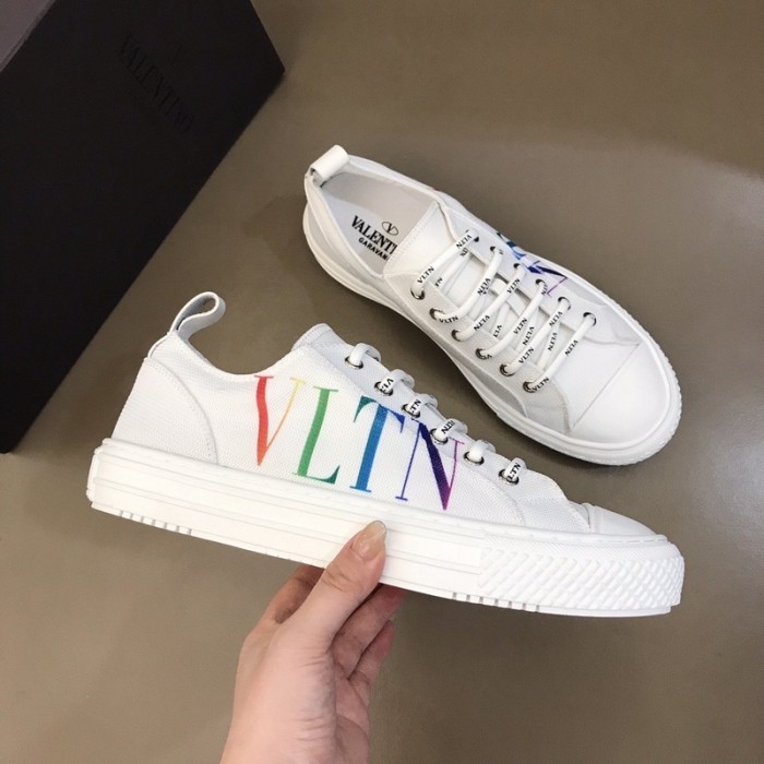 Valentino Garavani Giggies VLTN TIMES low-top sneakers 18