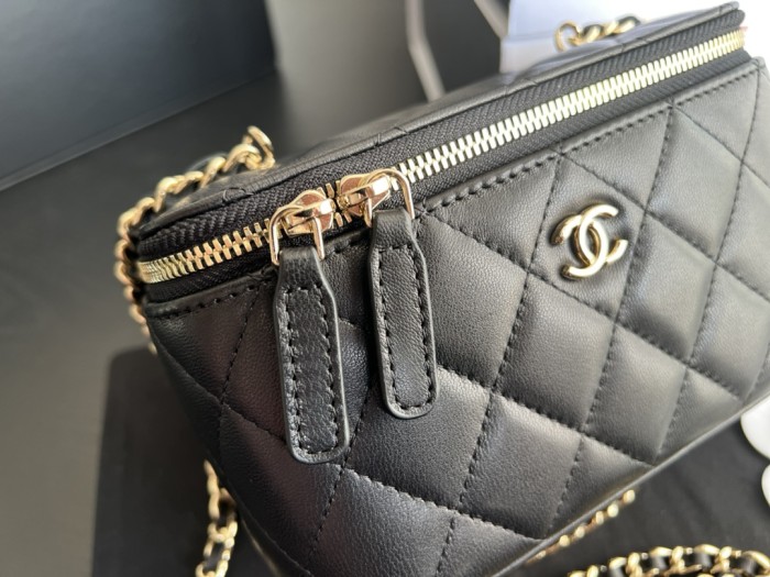 Handbag Chanel AP2303 size 17cmx9.5cmx8 cm