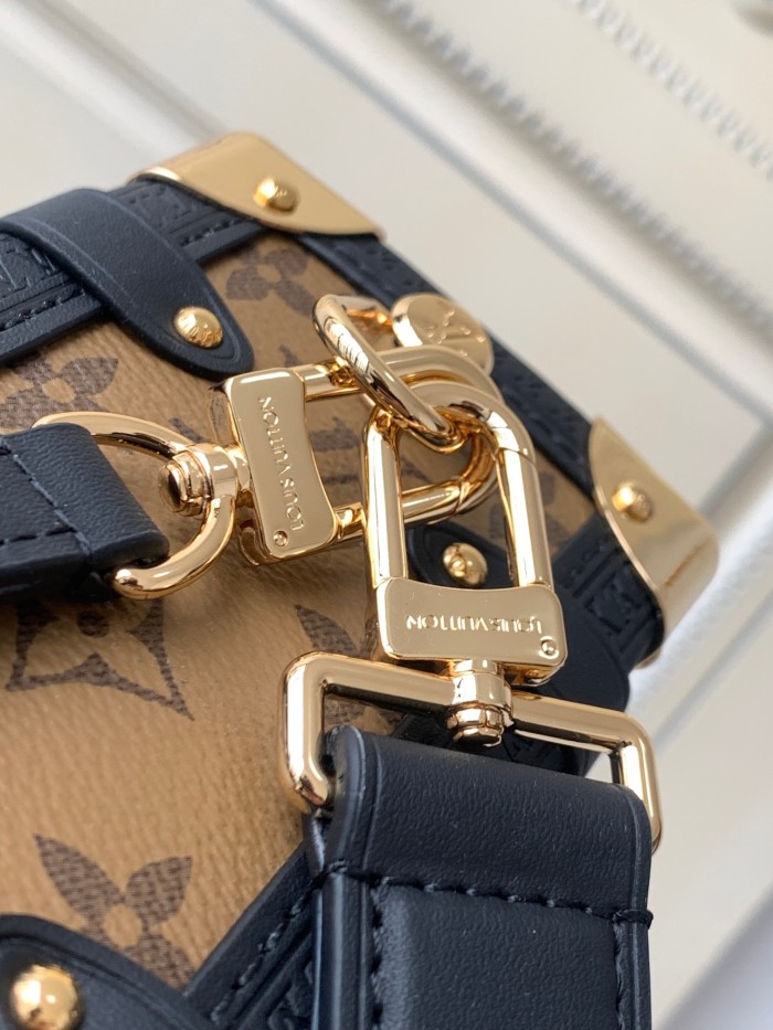 Handbag Louis Vuitton M46358 size 21 x 14 x 6 cm