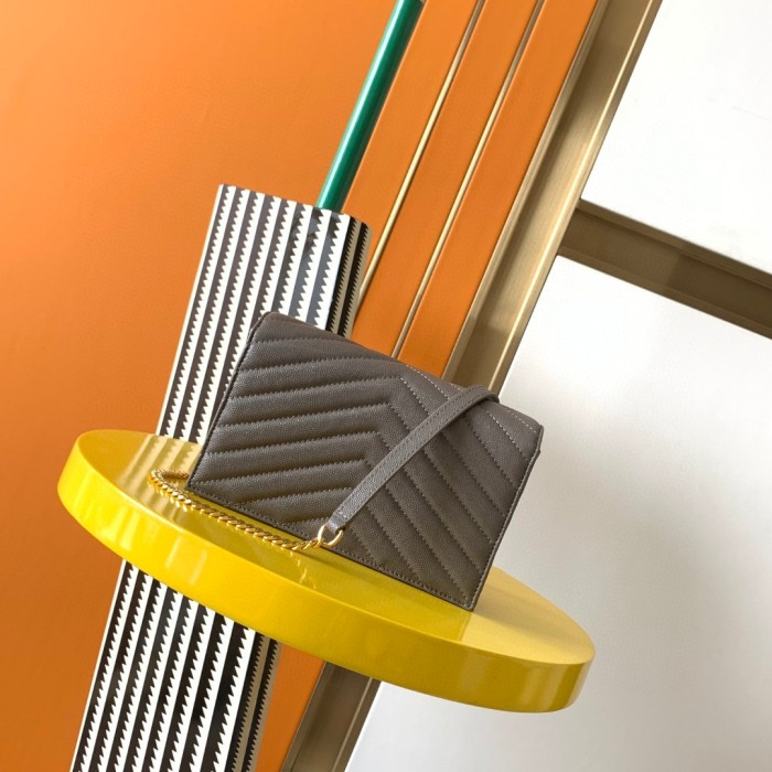 Handbags SAINT LAURENT 393953 size 19x11.5x4 cm