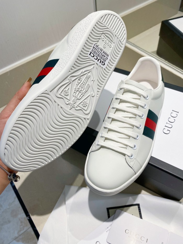 Gucci Women's Ace sneaker with bee sneaker 4
