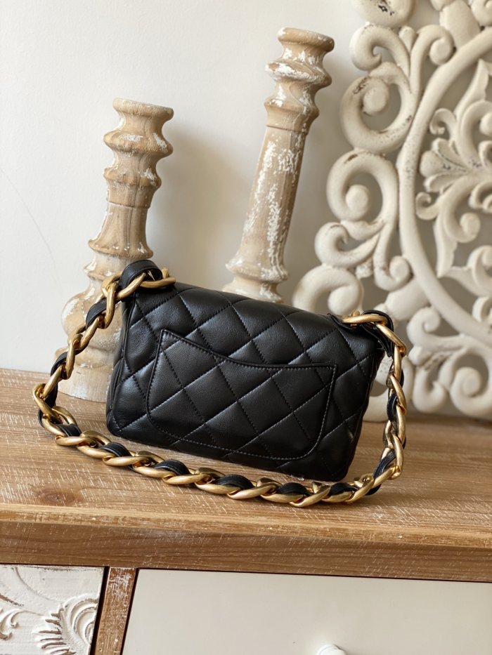 Handbag Chanel 3214 size 17*21*6 cm