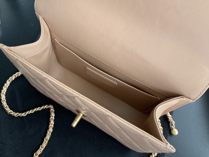 Handbag Chanel size 22 cm