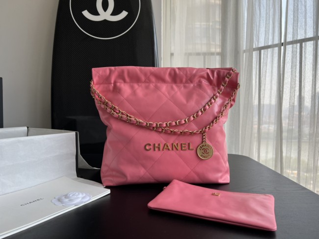 Handbag Chanel size 39cmx42cmx8 cm