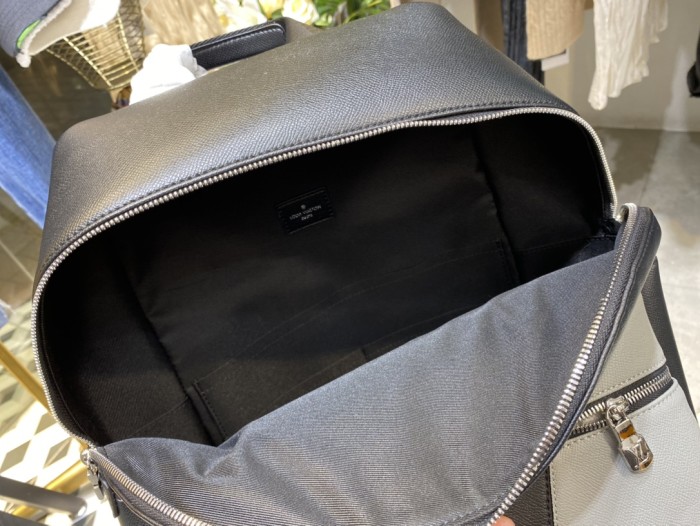 Handbag Louis Vuitton M30735 M30728 size 37 x 40 x 20 cm