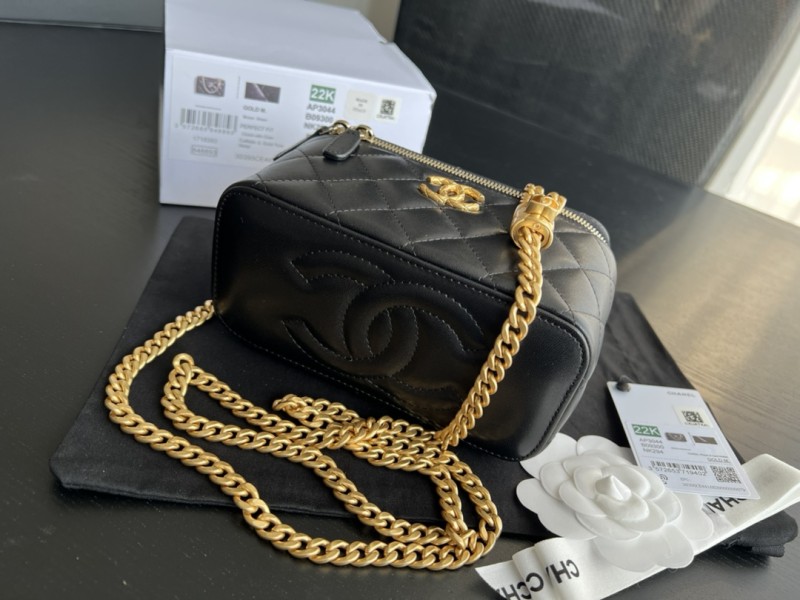 Handbag Chanel AP3044 size 17cmx9.5cmx8 cm