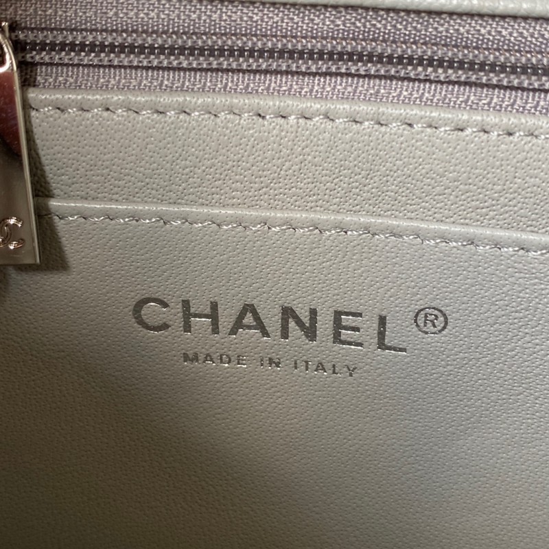 Handbag Chanel size 17 cm