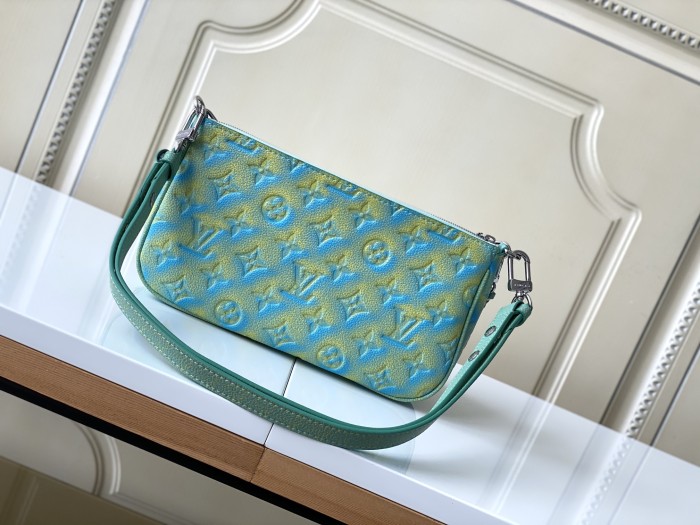 Handbag Louis Vuitton M46180 size 24 x 13.5 x 4 cm