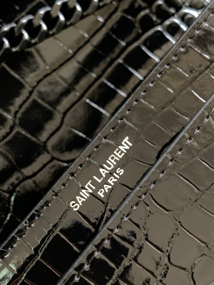 Handbags SAINT LAURENT 442906 size 22x8x16 cm