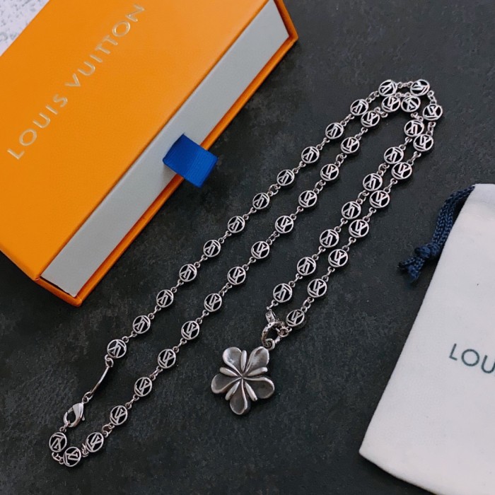 Clothes Louis Vuitton 71