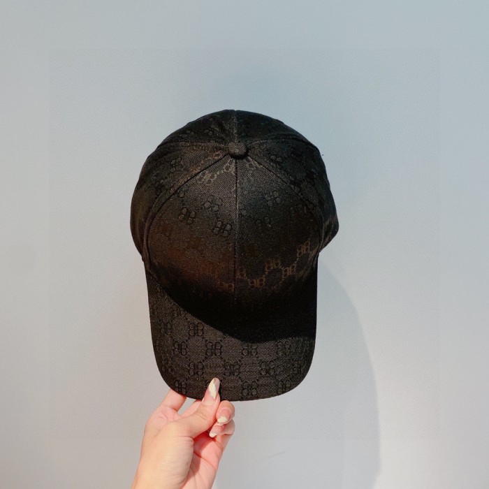 Hat Balenciaga 1