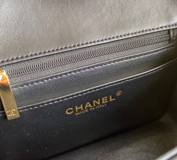 Handbag Chanel size 17 cm