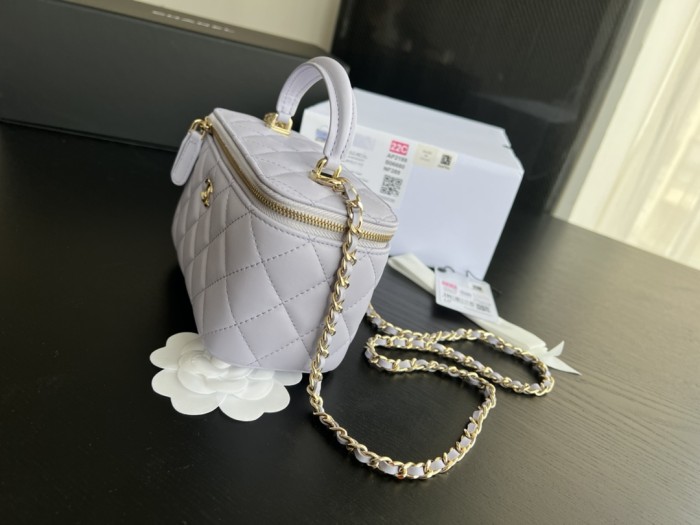 Handbag Chanel AP2199 size 17cmx9.5cmx8 cm