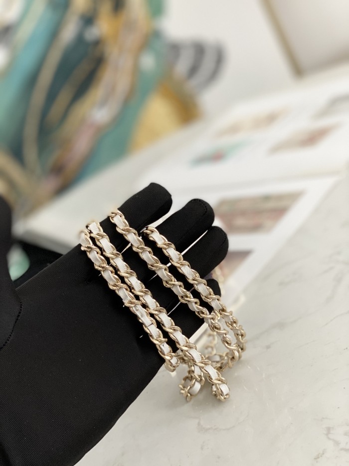 Handbag Chanel 82768 size 12.5 2.5 9 cm